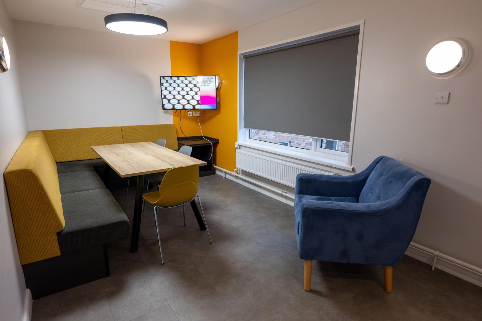 Plas Gwyn Halls, Cardiff Met University Extérieur photo
